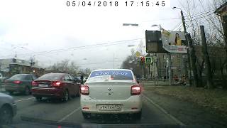 Ураганный ветер чуть не убил женщину с ребенком