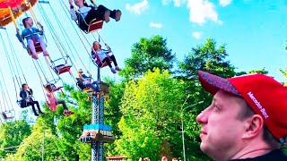 Соня и папа играют в прятки и догонялки в парке развлечений детей Hide and seek in park with dad