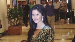 Katrina Kaif's GRAND ENTRY At Priyadarshini Awards 2016