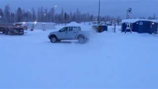 Что то вроде дрифта Mitsubishi  L 200  2018г