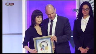 נורית הירש מקבלת את פרס ישראל לזמר עברי לשנת 2016 (שודר ב12.5.16)
