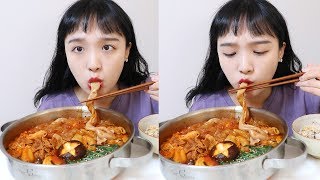 뜨끈한 곱창전골 먹방 _ 으앜 이거 곱창전골 너무 맛있짜노ㅏ!!!!!!!!!!