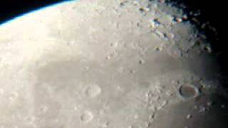 View of the moon with telescope/Вид Луны в телескоп