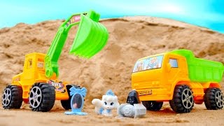 Видео машинки для детей. Игры и игрушки - Сюрприз в песочнице.