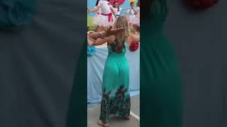 Maestra enseña de más | cuando te mandan a grabar a tu hija.