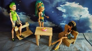 DIY: klupa i sto za lutkice