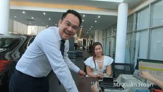 Nữ 9X bán hàng online cầm cả túi tiền mặt mua xe “cái rẹc” dù chưa biết lái