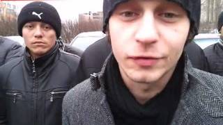 Руководитель митингующих за деньги напала на девушку