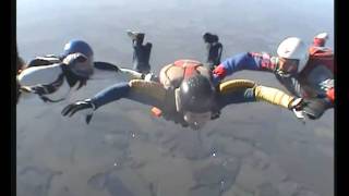 AFF Level 1. Failed - student didn't open parachute.