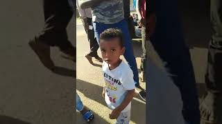 لا تهاون احرس حقك بنفسك?
الجماعة لقو الناس مشغولة بالاحتفالات عايزين يسرقوا السيخ فتم القبض عليهم