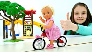 Мультик Барби: Штеффи катается на велосипеде. Играем в куклы