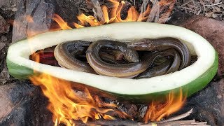 Super Cool Idea Freshwater Eel Cooked in Papaya Fruit