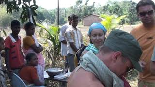 #9 GOA - Школы БЕЗ ПАРТ В Индии, Дети Обедают на земле \ Венгурла, Махараштра