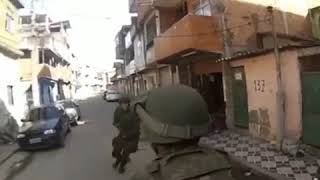 Militar do EB atingido por tiro de sniper em operação no RJ.