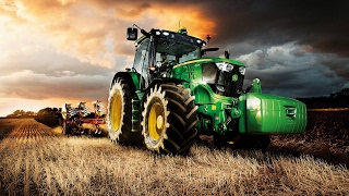 John Deere трактора в грязи застрявшие на бездорожье