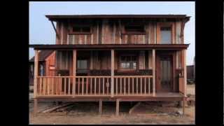 Tiny Texas Houses: Presents "The Homesteader"