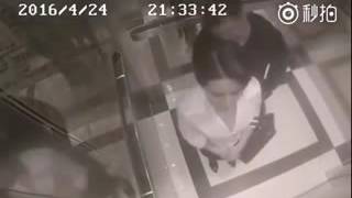 В лифте застал девушку одну, хотел было пристать… Но то что было дальше