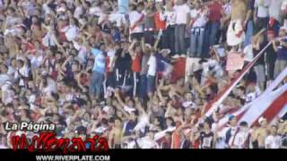 "Mirá que distintos somos" - http://www.riverplate.com