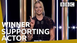 Margot Robbie accepts Brad Pitt's Supporting Actor BAFTA 2020 ? - BBC