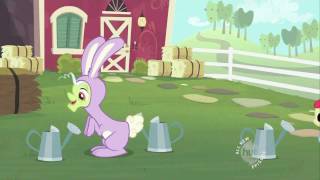 Granny Smith singing to the water with Applebloom