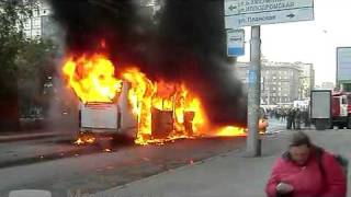 Пассажирский автобус в Новосибирске взорвался в ДТП