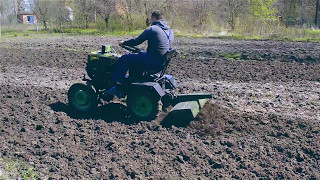 Фрезерование почвы с помощью мототрактора