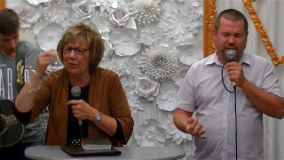 Даманская церковь "Прославление" Маргарет Гибб и Триша Гибб