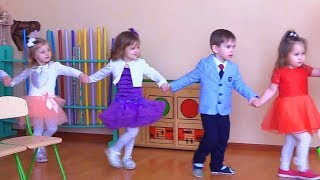 Вхід маленьких діток на Свято 8 Березня ?