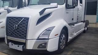 2020 Volvo VNL 860 Semi Truck Full Walkaround Exterior and Enterior