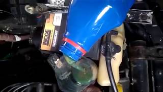 cara mengganti oli transmisi mobil manual / oli gigi mobil