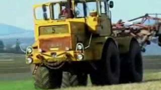 Russian traktor Kirowets K-700A