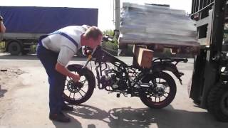 Испытание мотоцикла Stingray 110 нагрузкой