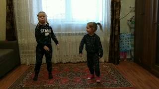 Танец под песню #2Маши  «Мама, я танцую». Как умеем, так танцуем )