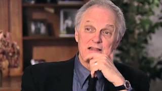 Alan Alda discusses censorship on MASH - EMMYTVLEGENDS.ORG