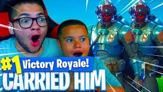 *NEW* BLOCKBUSTER SKIN IS INSANE! CARRYING 9 YEAR OLD BROTHER IN FORTNITE BATTLE ROYALE! ? (WEEK 7)