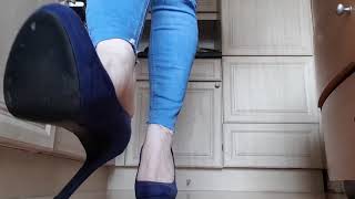 Custom vids Here, Soft soles, Giantess, shoeplay.