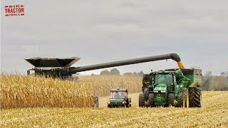 FENDT IDEAL 9T Combine Harvesting Corn
