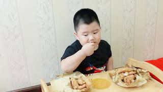 Khôi mập tập tành thể hiện Kỹ Năng Sống.