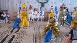 Танец маленьких звездочек на новогоднем утреннике