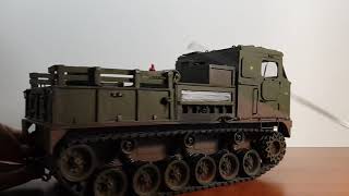 Радиоуправляемая модель армейского тягача в масштабе 1:18