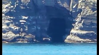 Странная пещера на острове Русский