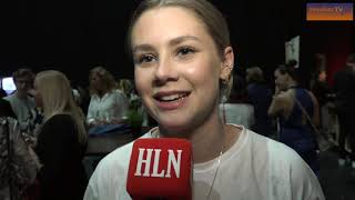 Shania Gooris over Kelly Pfaff: 'mama smijt zich voor de volle 100%'