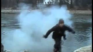 Петарда взорвалась в руке.( Нежданчик!!!)