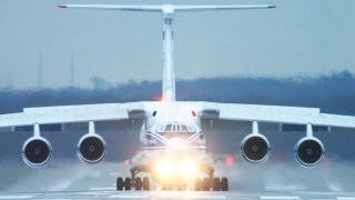 Ilyushin IL-76 Arrival at Düsseldorf. Head-on view (1200mm)