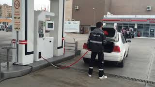 Заправка автомобиля на метановой стании Форново Газ