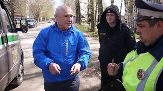 Грамотный инспектор ДПС оформляет ДТП - наезд на юриста Антона Долгих