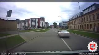Сумашедшая погоня полиции за пьяным водителем по городу. Вильнюс, Литва.