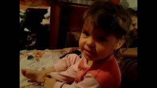 Лучший выбор для первого стишка!!!!! Наша Таня громко плачет, уронила в речку мячик!!!
