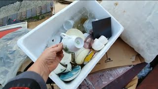 Что выкинули миллионеры ? Собирай , да открывай антикварный магазин.Поле чудес ,а не Австралия