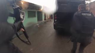 Policias do 27º BPM são recebidos a tiros na favela do Rola em Santa Cruz